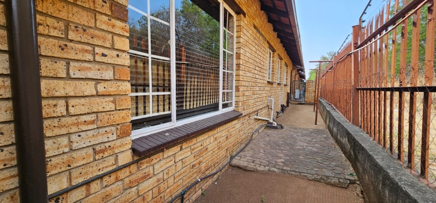 3 Bedroom Property for Sale in Safari Gardens North West